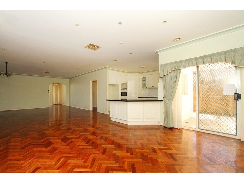 41 Pintail Crescent, Taylors Lakes VIC 3038