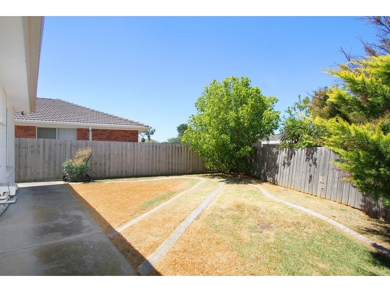 41 Pintail Crescent, Taylors Lakes VIC 3038