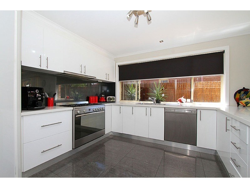 30 Royal Crescent, Hillside VIC 3037