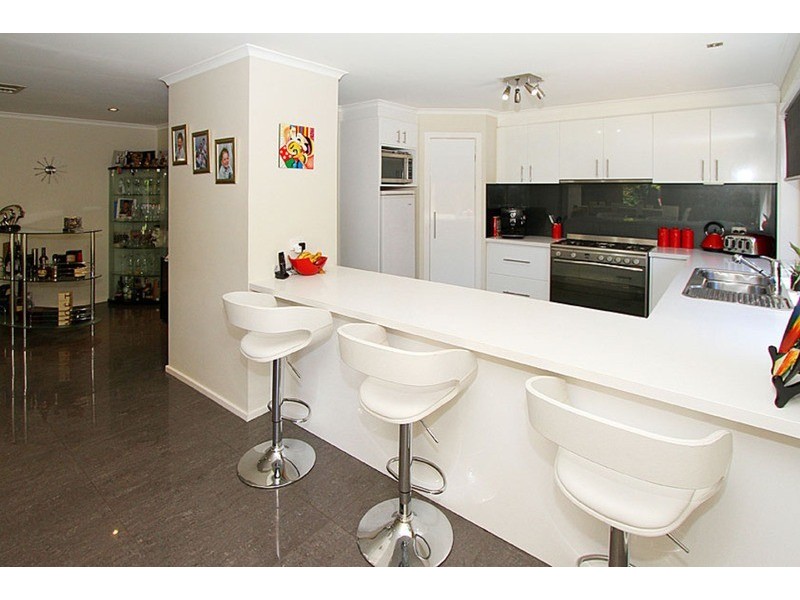 30 Royal Crescent, Hillside VIC 3037