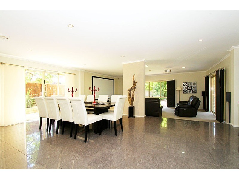 30 Royal Crescent, Hillside VIC 3037