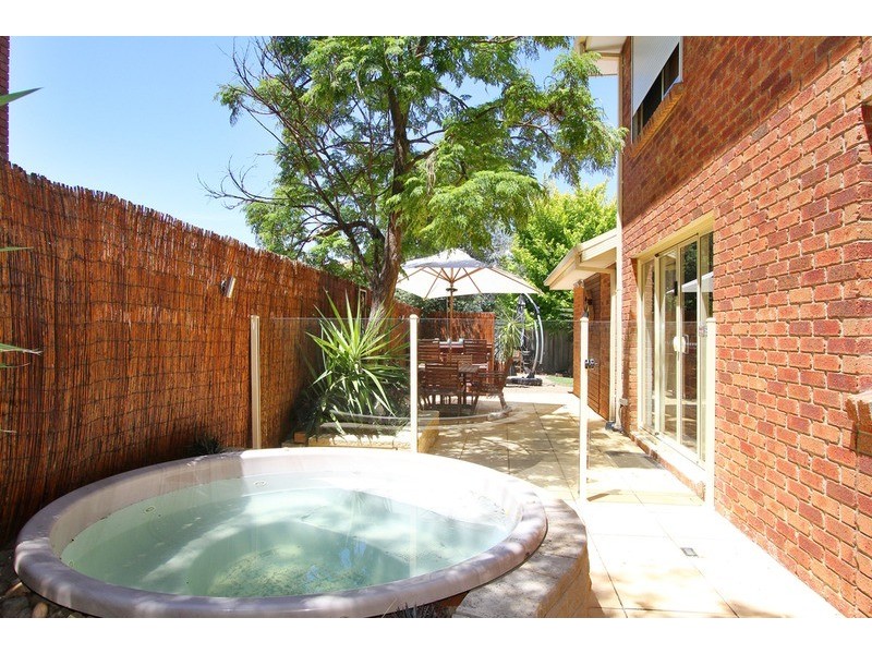 30 Royal Crescent, Hillside VIC 3037