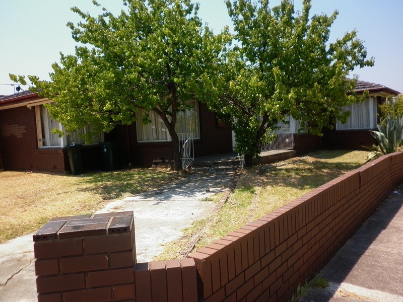 25 Diamond Avenue, St Albans VIC 3021