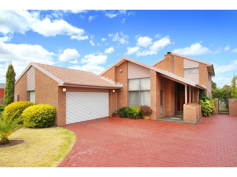 12 Krona Rise, Taylors Lakes VIC 3038