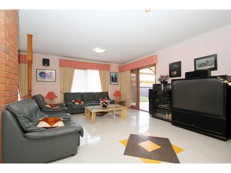 12 Krona Rise, Taylors Lakes VIC 3038