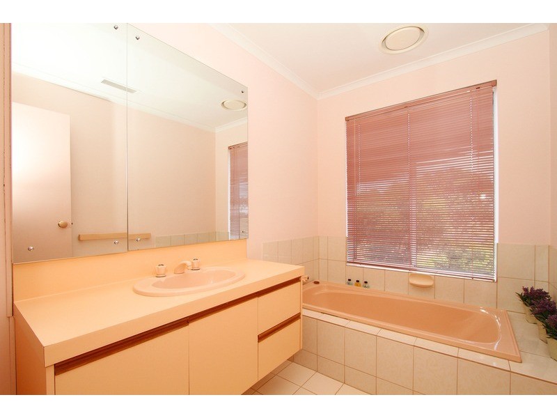 12 Krona Rise, Taylors Lakes VIC 3038