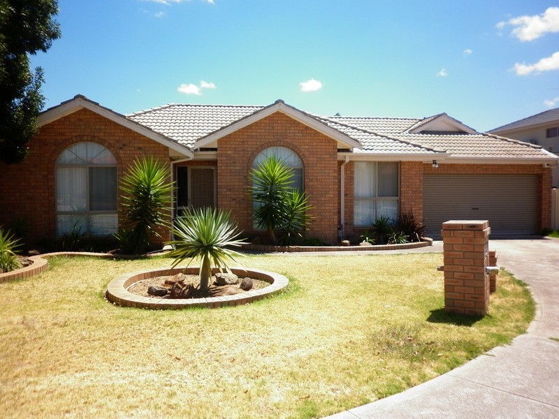 2/36 Hannah Avenue, Hillside VIC 3037