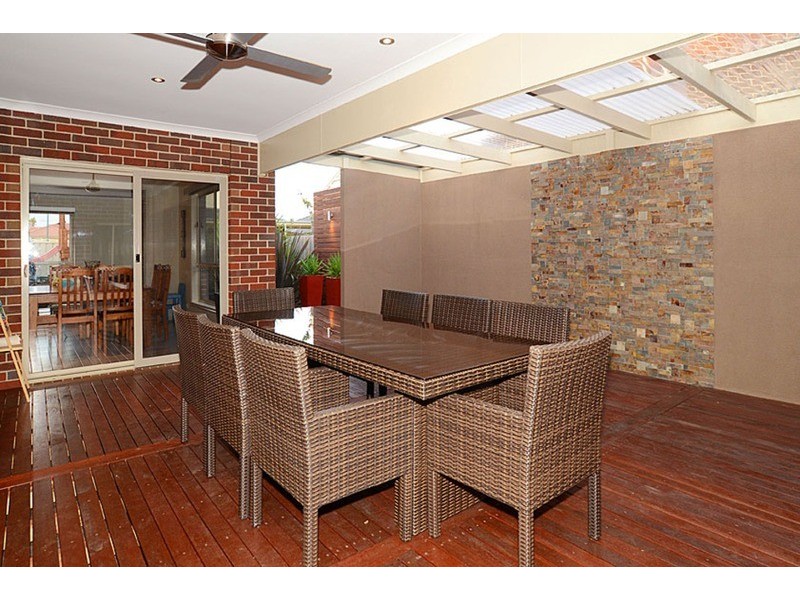 10 Nepean Way, Taylors Hill VIC 3037