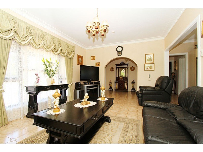 10 Cooke  Avenue, Sunshine North VIC 3020