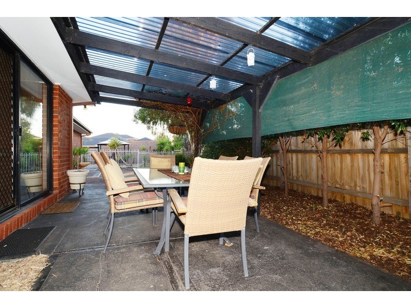 11 Rockwall Close, Sydenham VIC 3037