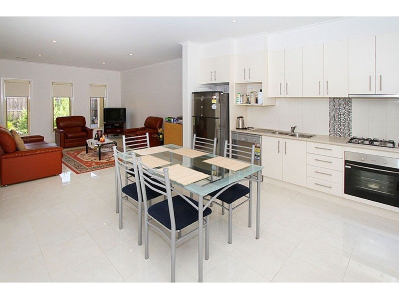 2/53 Saratoga Crescent, Keilor Downs VIC 3038