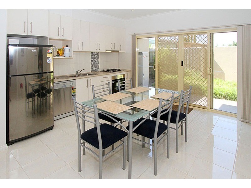 2/53 Saratoga Crescent, Keilor Downs VIC 3038