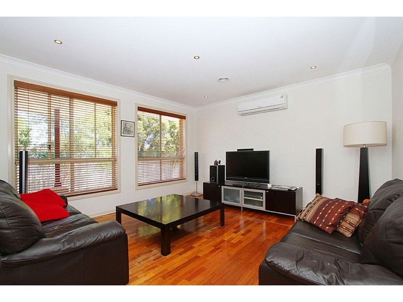 2/67 Victoria Road, Sydenham VIC 3037