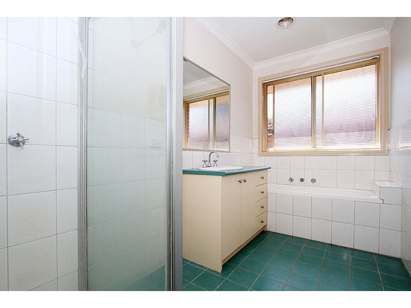 2/67 Victoria Road, Sydenham VIC 3037