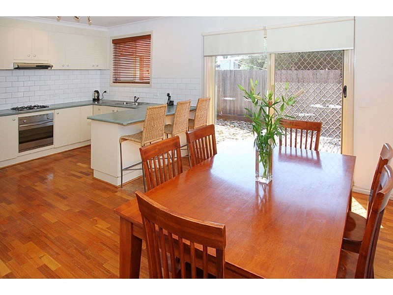 2/67 Victoria Road, Sydenham VIC 3037