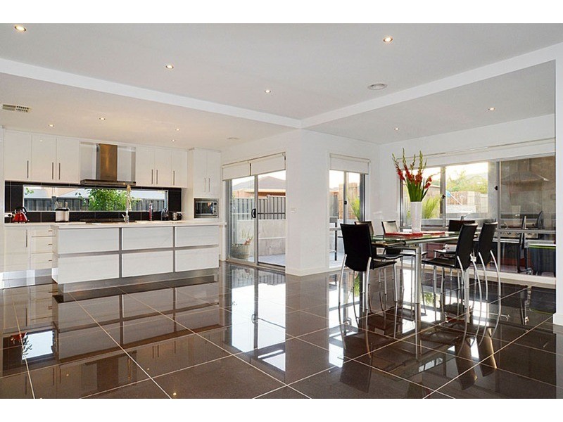 41 The Regency, Hillside VIC 3037