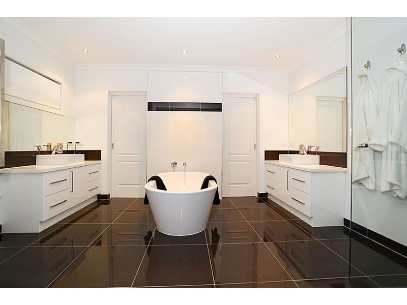 41 The Regency, Hillside VIC 3037