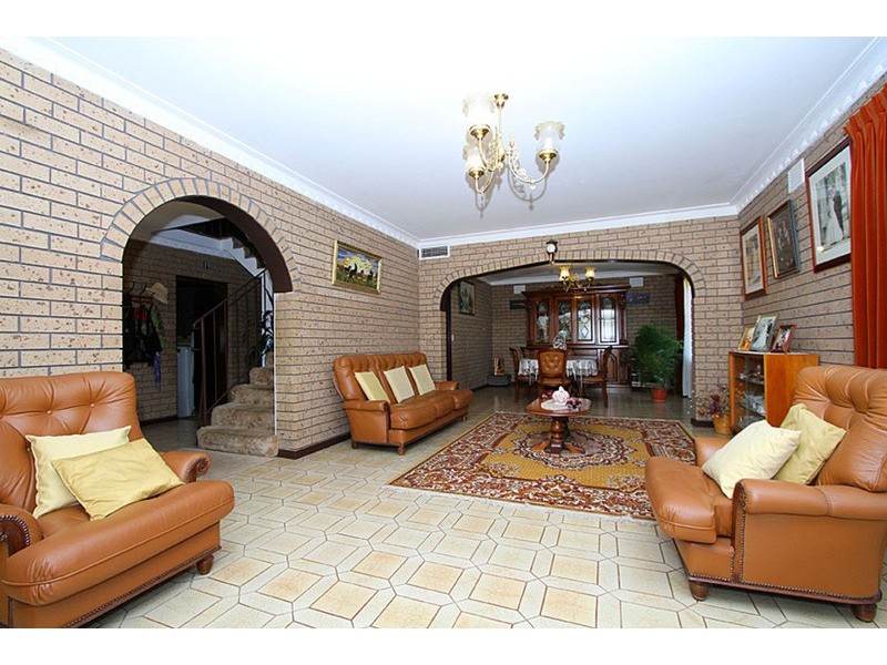 1 Harcourt Avenue, St Albans VIC 3021