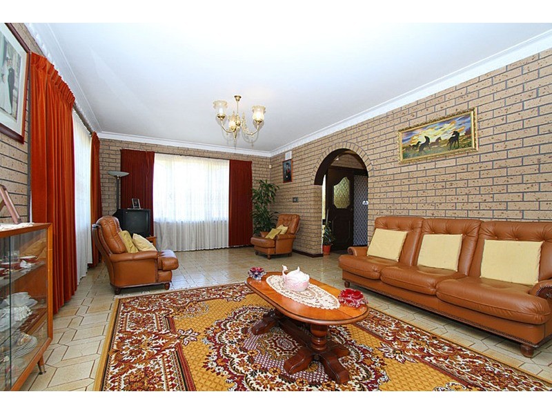 1 Harcourt Avenue, St Albans VIC 3021