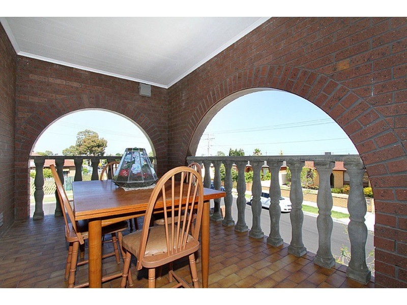 1 Harcourt Avenue, St Albans VIC 3021