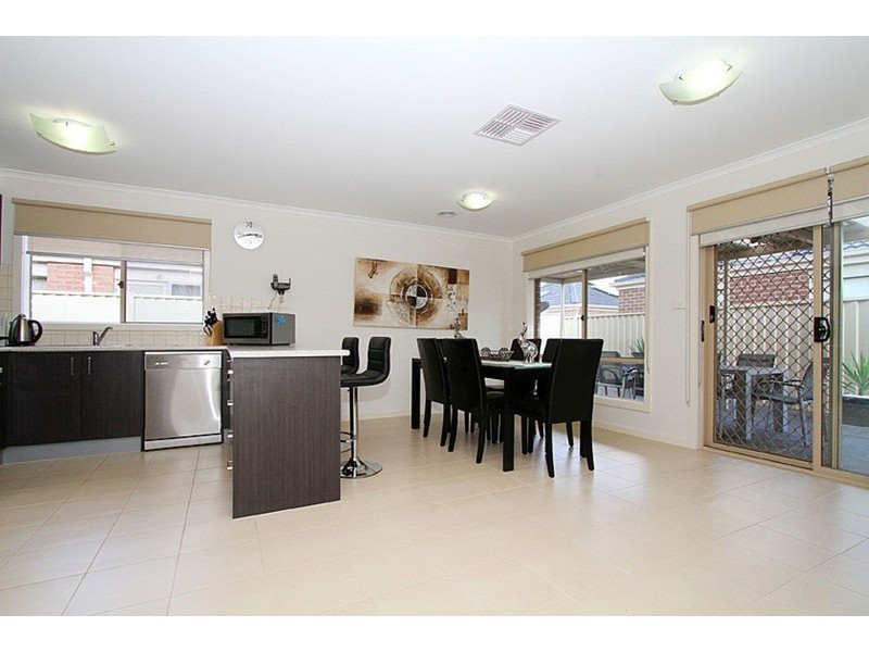 25 David Circuit, Hillside VIC 3037