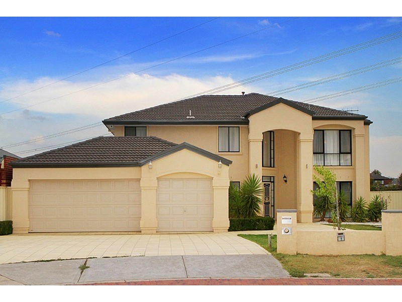 7 Chalmers Place, Taylors Lakes VIC 3038