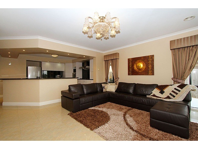 7 Chalmers Place, Taylors Lakes VIC 3038