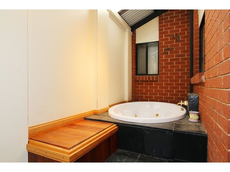 6 Franklin  Place, Delahey VIC 3037