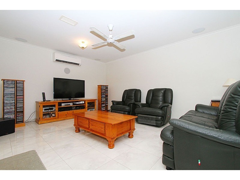 9 Hawkesbury Avenue, Hillside VIC 3037