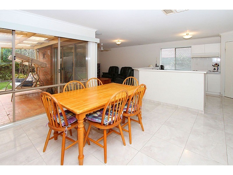 9 Hawkesbury Avenue, Hillside VIC 3037