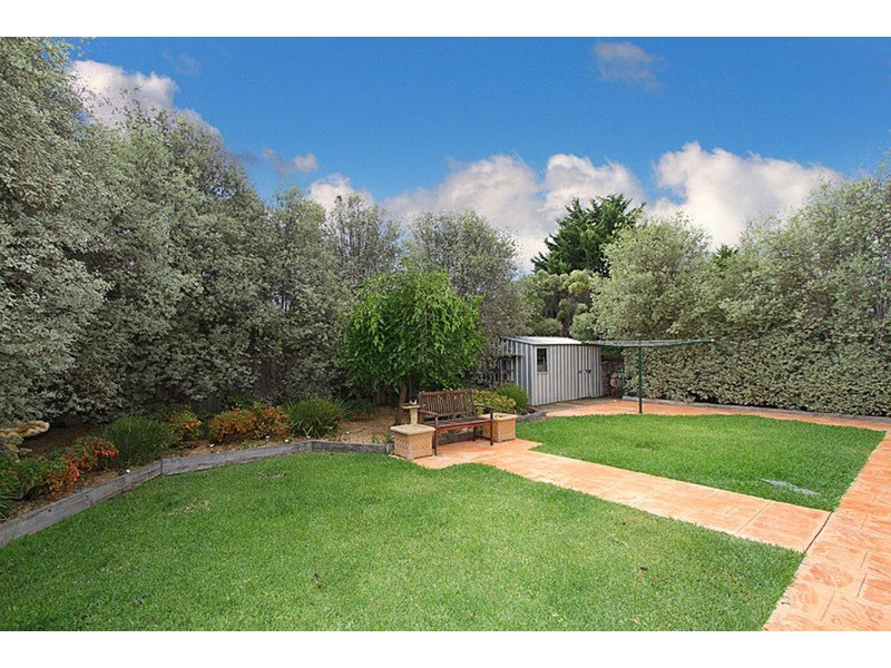 9 Hawkesbury Avenue, Hillside VIC 3037