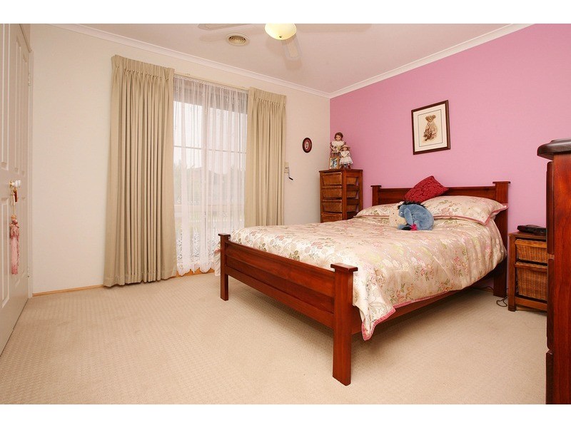 2 Chircop Place, Sydenham VIC 3037