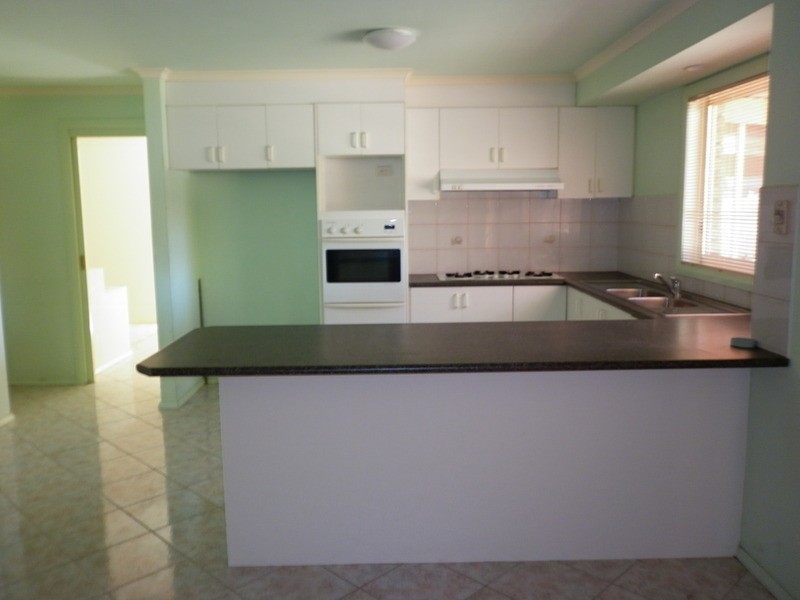 16 Galloway  Court, Taylors Lakes VIC 3038