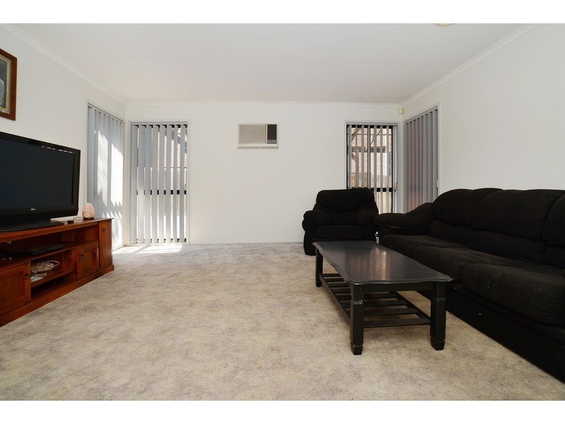 13 Glenbruar Drive, Hillside VIC 3037