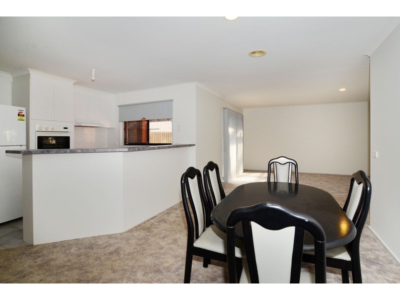 13 Glenbruar Drive, Hillside VIC 3037