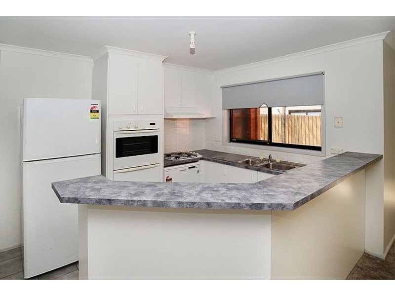 13 Glenbruar Drive, Hillside VIC 3037