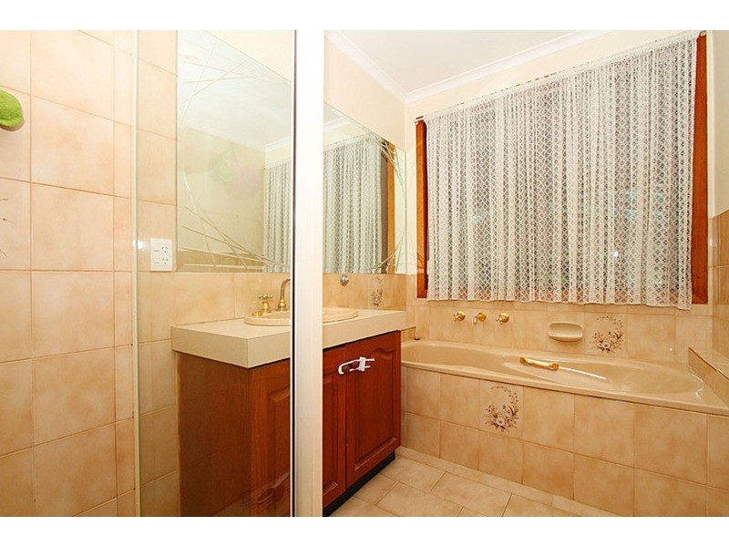 26 Parmelia Drive, Taylors Lakes VIC 3038