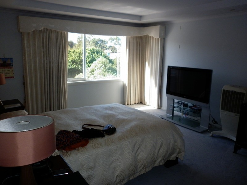 12 Lossi  Court, Taylors Lakes VIC 3038