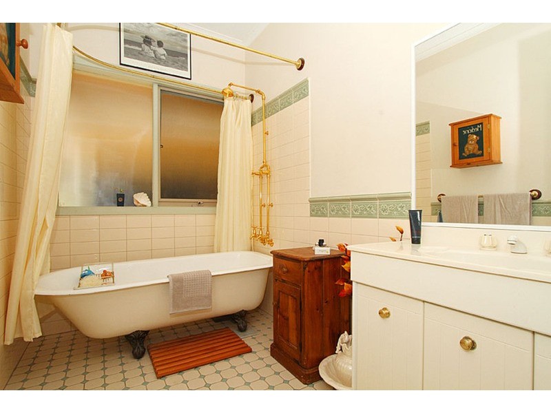 10 Madison Close, Taylors Lakes VIC 3038