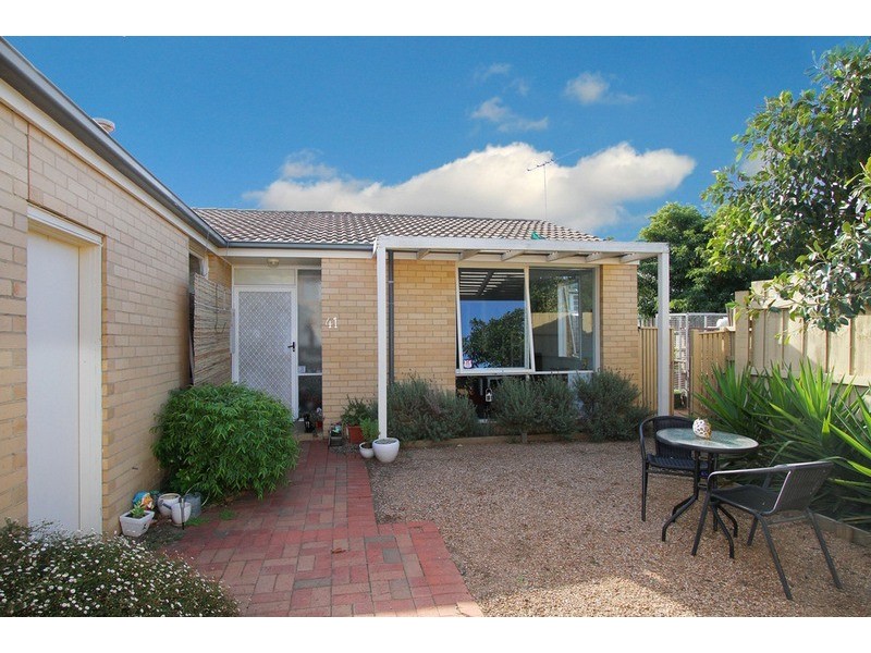 41 Village Avenue, Taylors Lakes VIC 3038