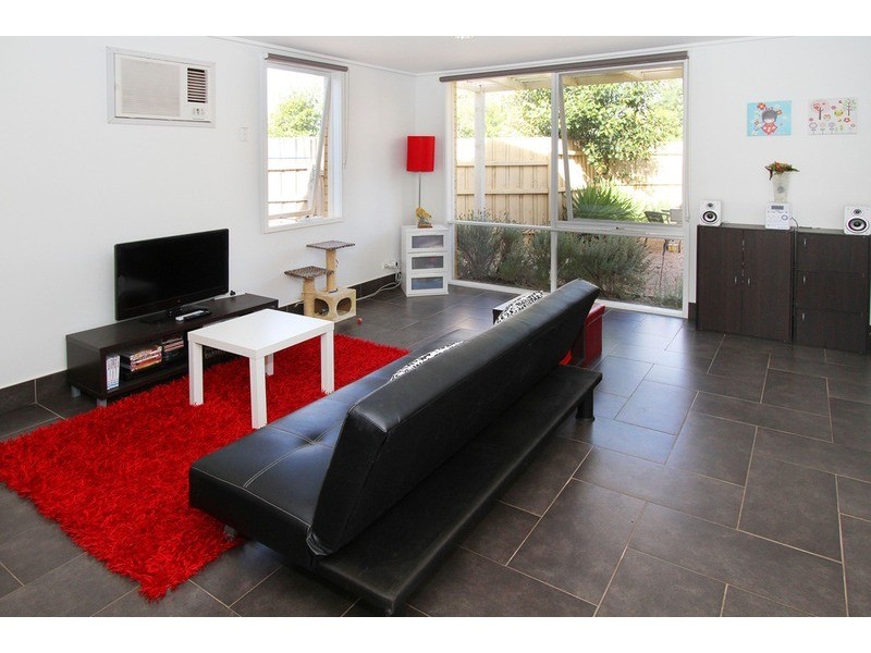 41 Village Avenue, Taylors Lakes VIC 3038