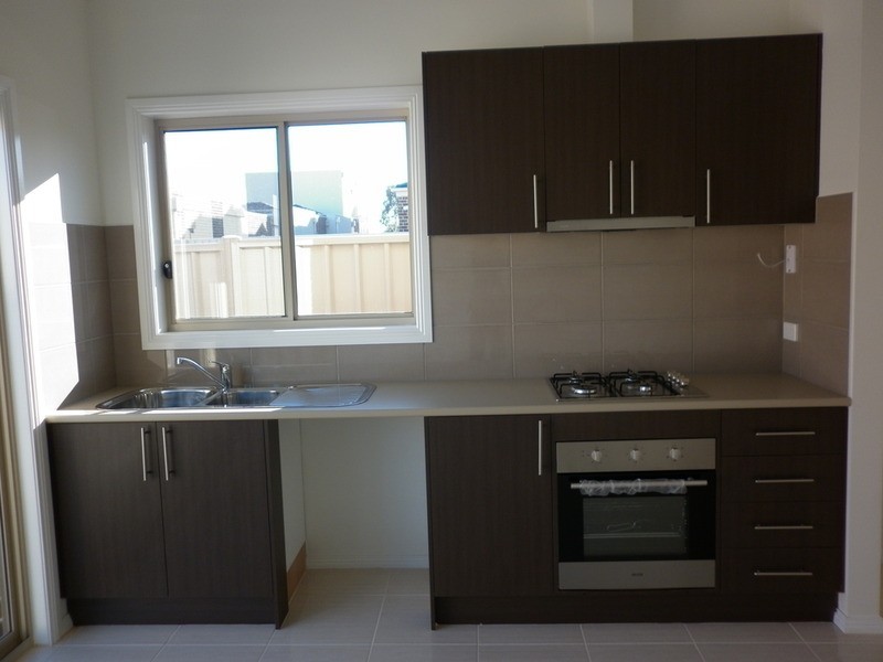 17/1 The Entrance, Caroline Springs VIC 3023