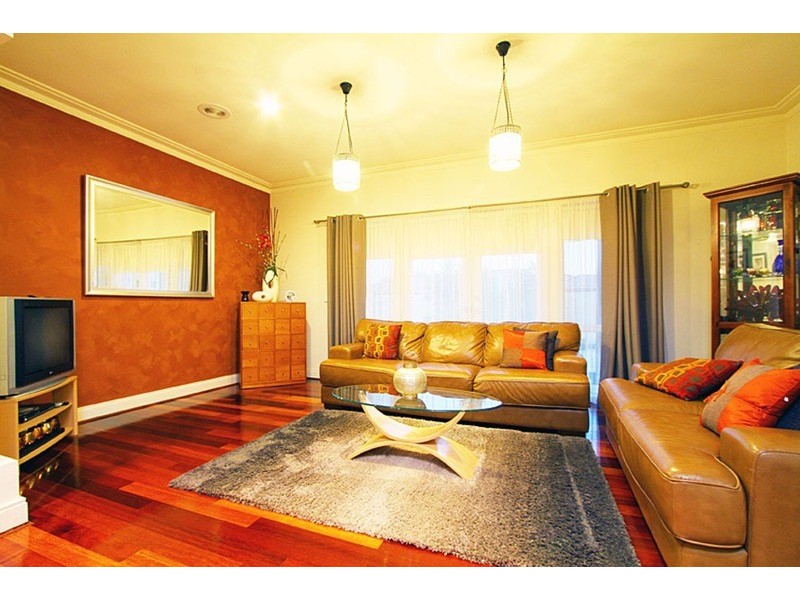 95 Robertsons Road, Taylors Lakes VIC 3038