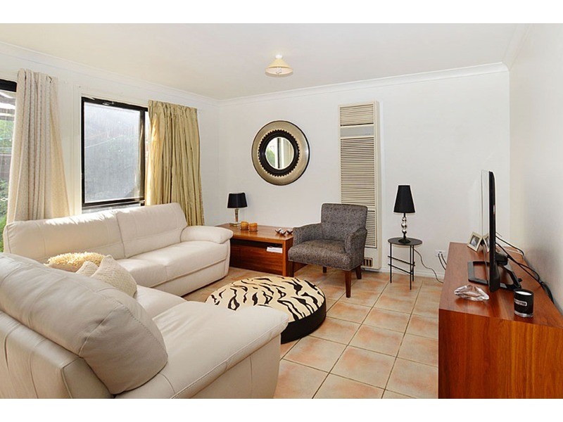 11 Elphinstone Way, Caroline Springs VIC 3023