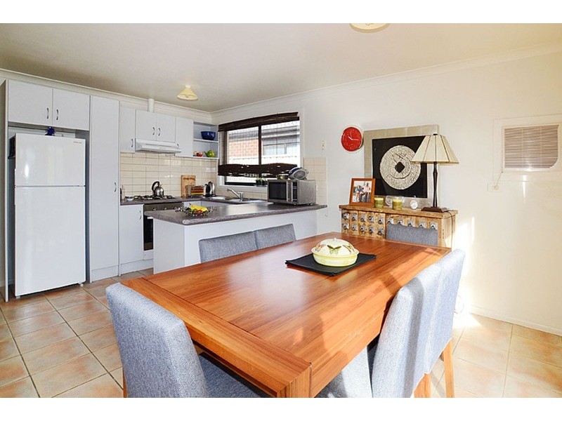 11 Elphinstone Way, Caroline Springs VIC 3023