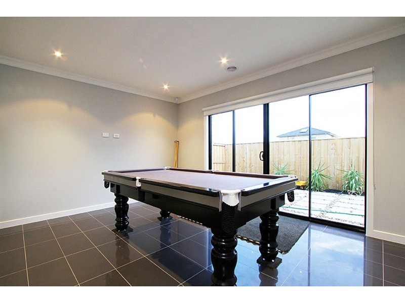 32 Peppermint Grove, Taylors Hill VIC 3037
