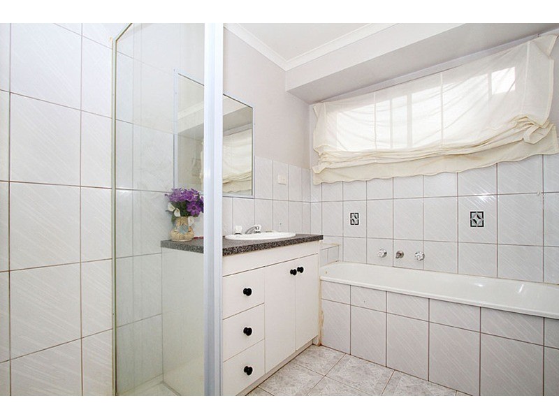 1/62 Dundee  Way, Sydenham VIC 3037