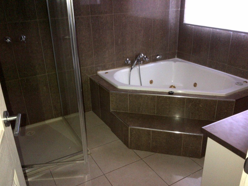 2 Courageous Way, Taylors Lakes VIC 3038