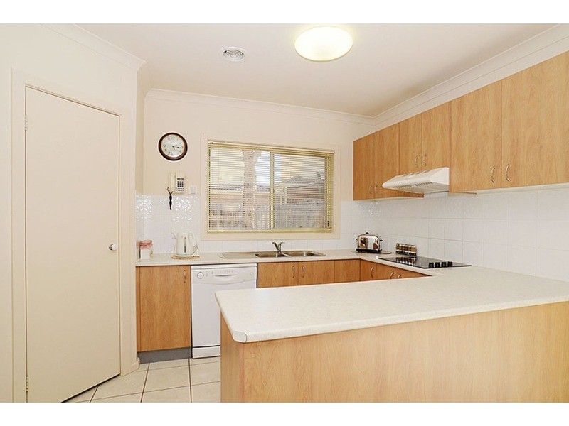 16 Panorama Drive, Hillside VIC 3037