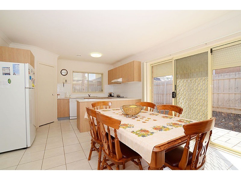 16 Panorama Drive, Hillside VIC 3037